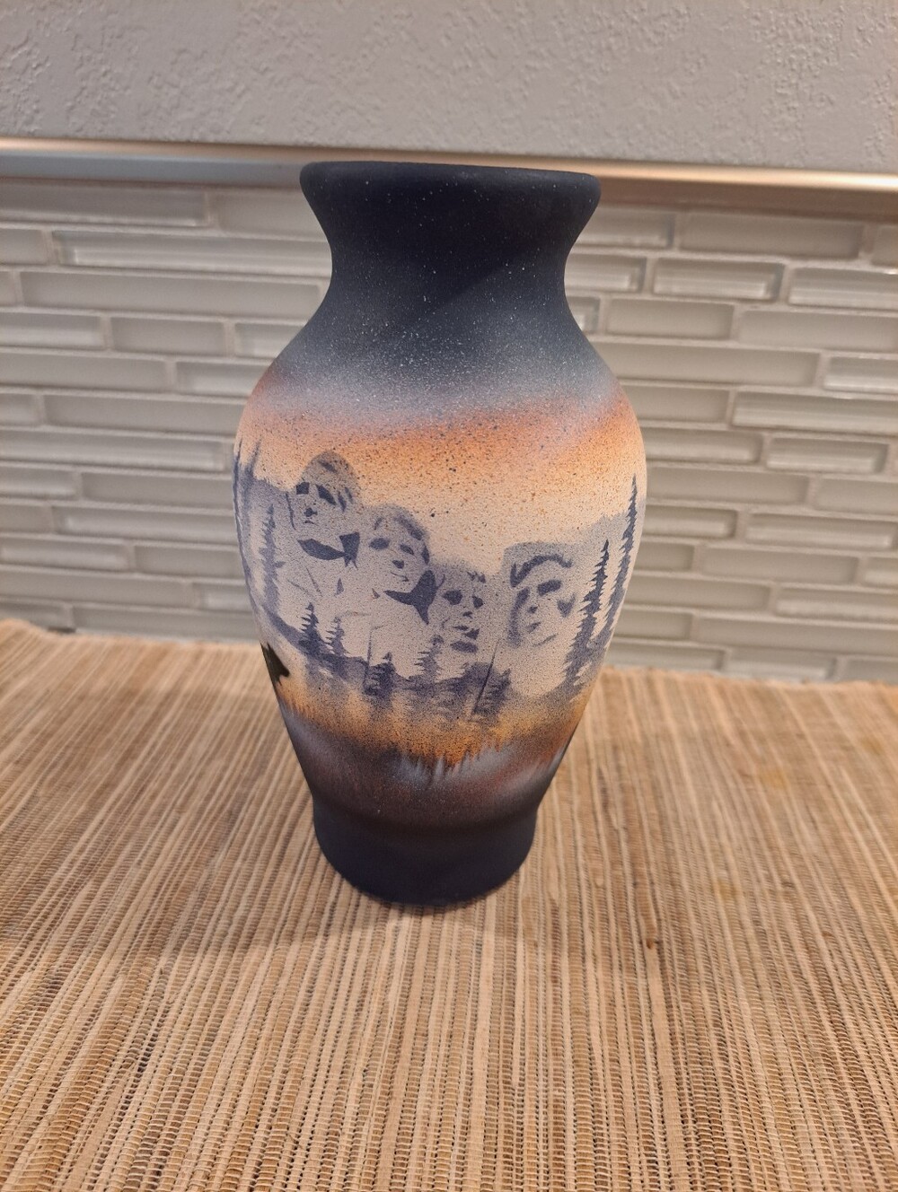 Native American Hand-Painted Signed The Wolf At Mount Rushmore - Wilderness Vase